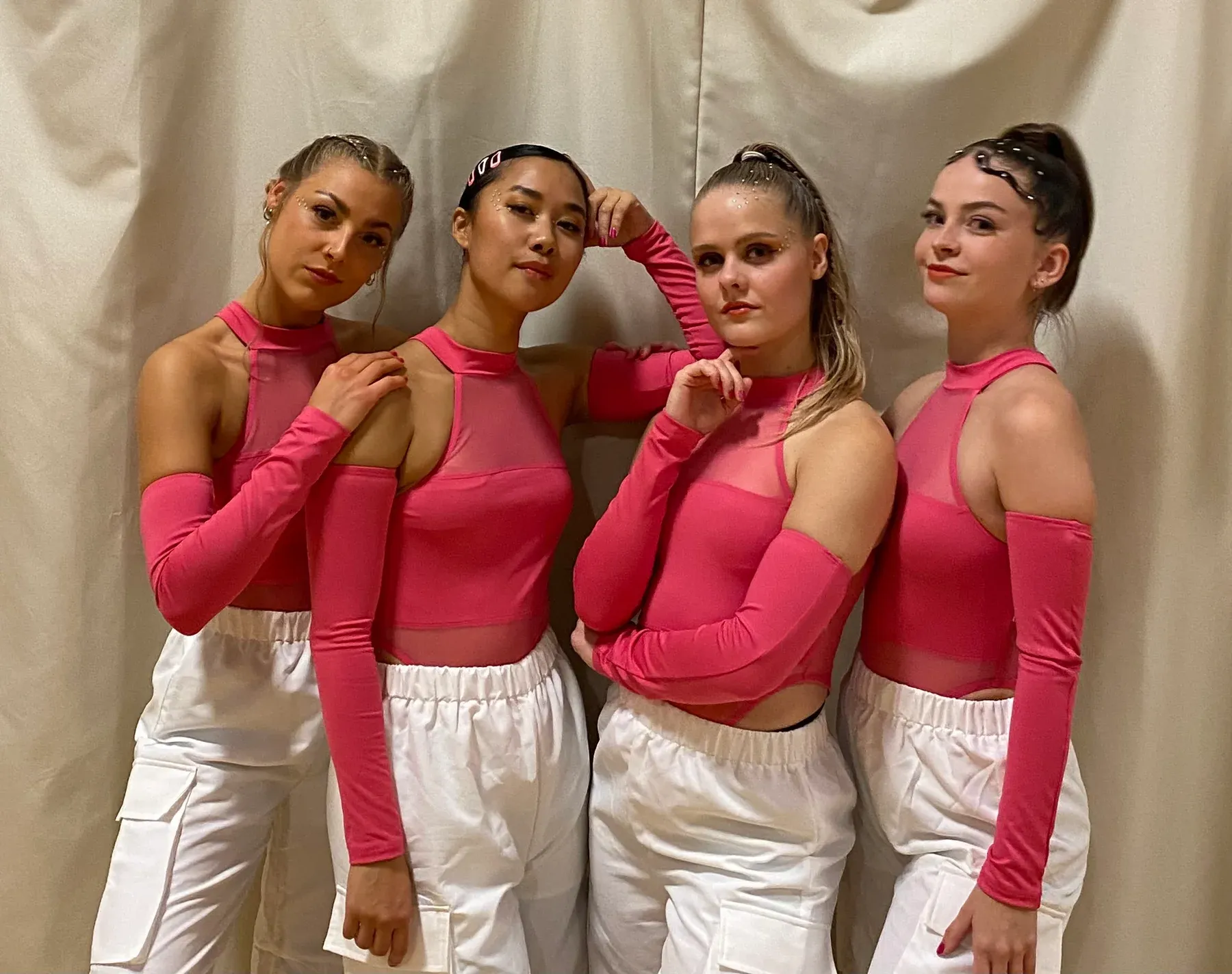 Flashmob trupp i pink kostumer